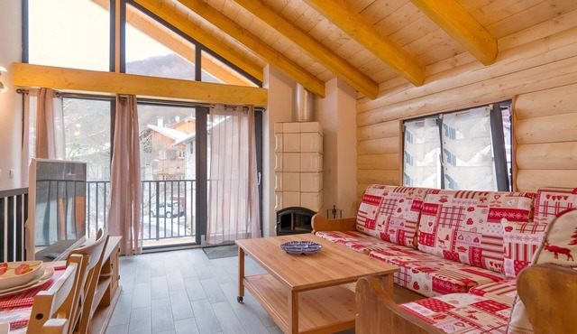Charming 3-Star Mountain Chalet – Skiing & Spa Retreat