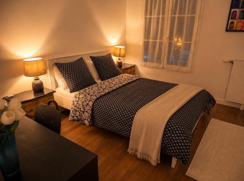 Charming 3BR Apartment with Loggia close to Paris