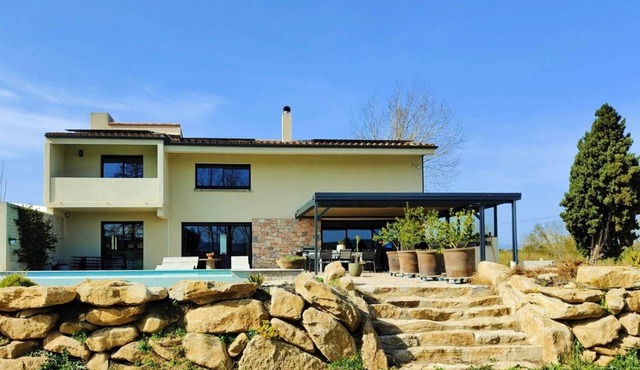 Charming air-conditioned villa - 4 master suites - Swimming pool - Outdoor space