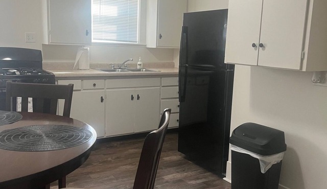 Charming and spacious, 2 bedroom upper unit. in Sterling