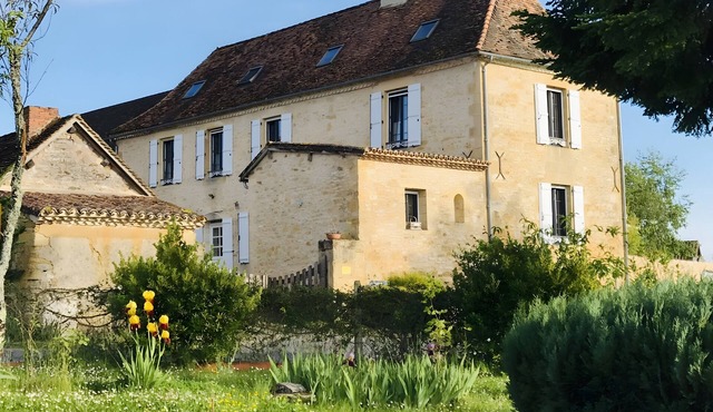 Charming Cottage for 4 – Renovated House with Private Pool in Saint-Jory-las-Bloux