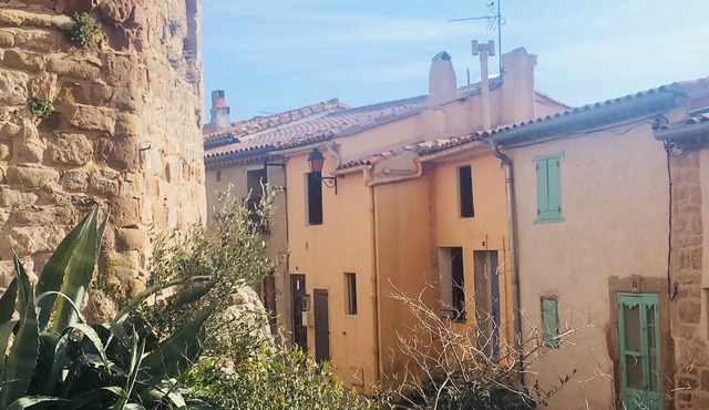 Charming, centrally located house close to Carcassonne, perfect for families!