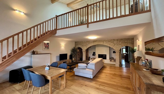 Charming cottage, sleeps 8/10