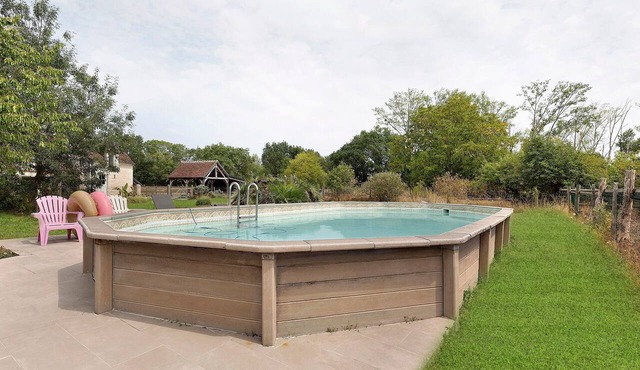 Charming Country House with Shared Pool and Wi-Fi in Selles-sur-Cher