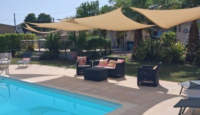 Charming Countryside Gite + Continental Breakfast optional