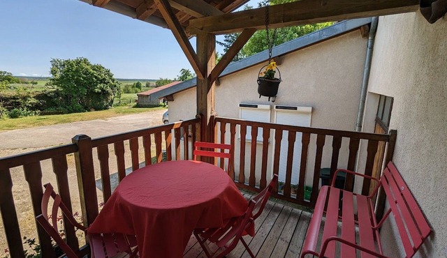 Charming Garden-View Apartment in Aingeville, Near Vittel and Contrexéville - Family Friendly