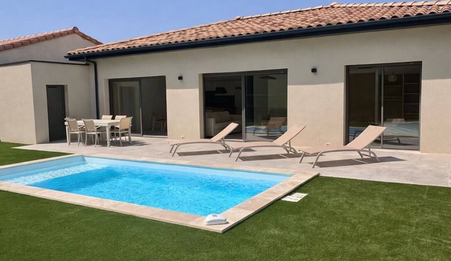 Charming Provençal Villa with Pool Near Montélimar