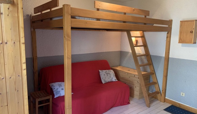 Charming snow front studio in Auris