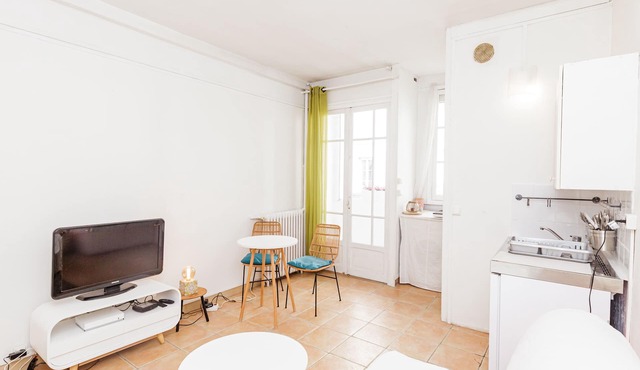 Charming studio near Paris with balcony