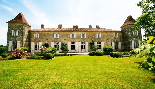 Chateau Des Egrons; Elegant and Magical with Tennis Court and Heated Pool