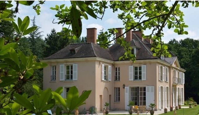CHÂTEAU NEAR PARIS YVELINES