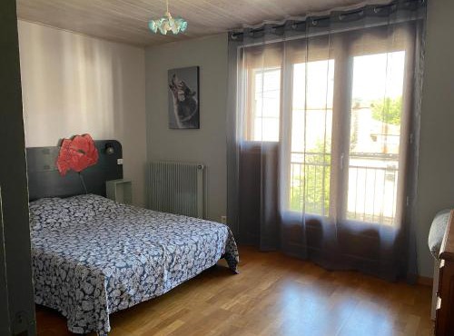 Chez Doukine, Appartement avec balcon à Chouzelot