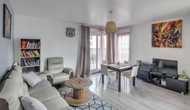 Chic apart with parking southern Paris