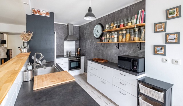City centre family flat with terrace