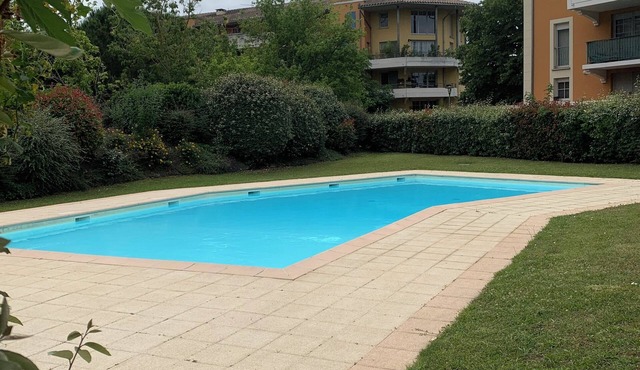 City Rose T2 with all comforts, private parking, swimming pool