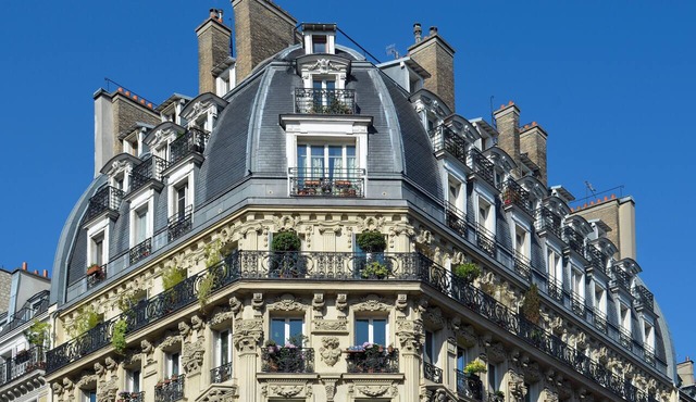 COMBINING TIMELESS PARISIAN ELEGANCE WITH CONTEMPORARY COMFORT - RUE DE RENNES