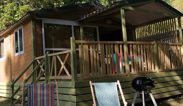 Comfortable family chalet 10 metres from the Dordogne river