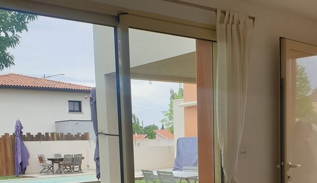 Comfortable self-contained studio in garden