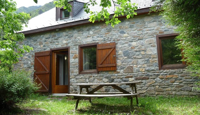 Comfortable stone house near Piau Engaly and Néouvielle reserve.