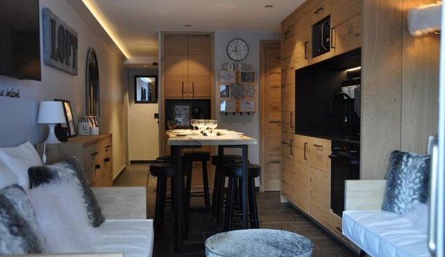 COSY APARTMENT IN SKI SKI - SWIMMING POOL - SOUTH TERRACE - VILLAGE MERIBEL