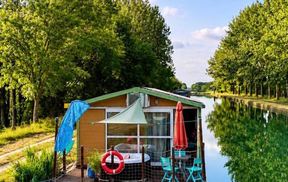 Cottage flottant Vintage supplément Jacuzzi privé