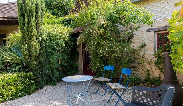 Cottage 'Gite Lune' with Shared Pool, Private Terrace and Wi-Fi