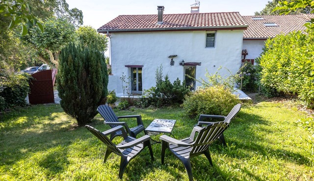 Cottage located in a natural environment, located between sea and mountain.