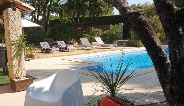 COTTAGE UNDER THE OAKS-ENJOY THE PROVENCAL FLAVORS