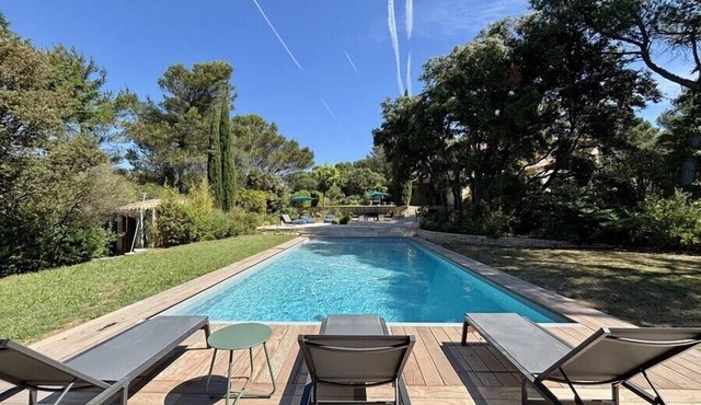 Countryside villa with swimming pool