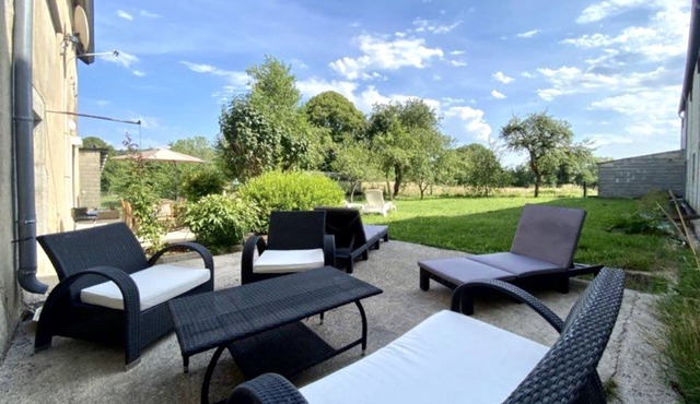 Detached house in the heart of the Jura mountains - Terrace plot - ENTIRELY enclosed - Very quiet