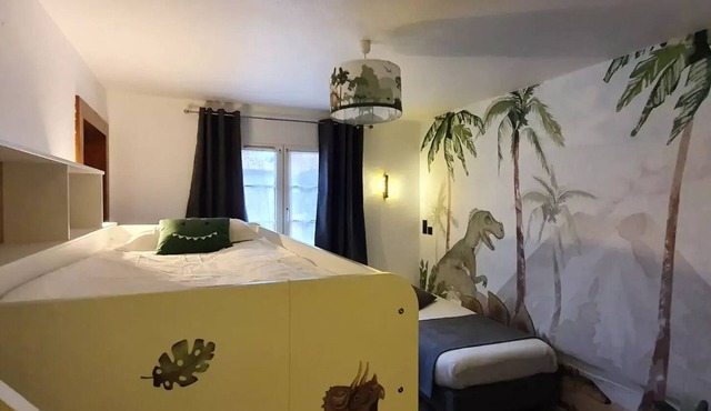 Dino Suite (sleeps 5)