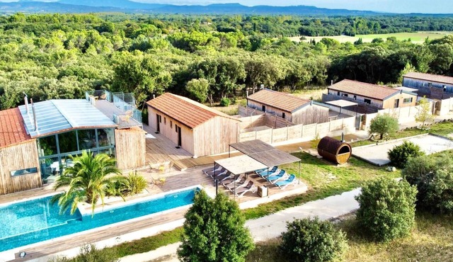 Domaine NUIKI Lodges