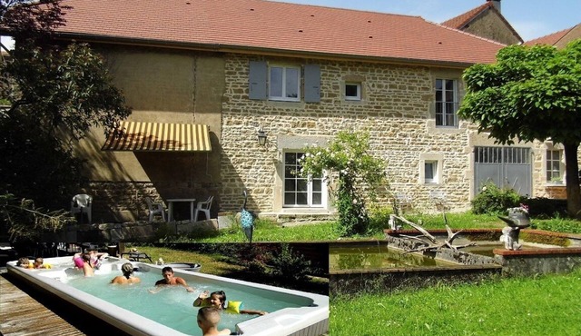 DOMAINE of "LA POMME DU PIN" gîtes *