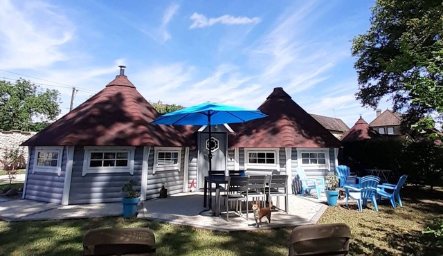 Double Kota in Mantoche: Peaceful Retreat for 4