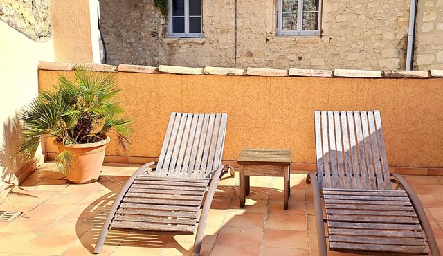 Duplex with terrace & patio – old town Saint-Paul-Trois-Châteaux