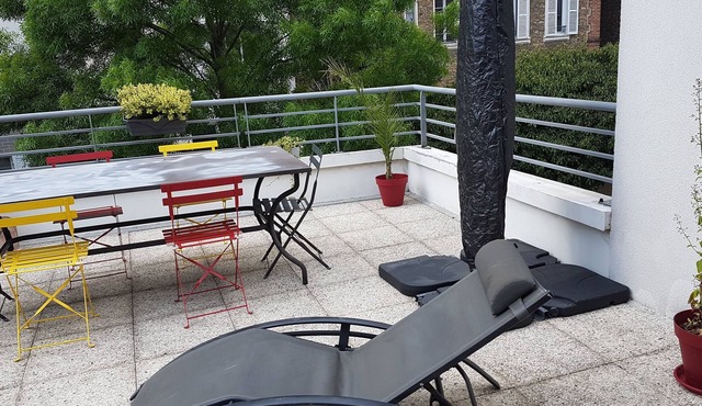 Duplex apartment with very large terrace 5 minutes walk from Juvisy station