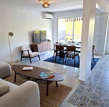 Elegant and comfortable 3 room, beach & transport within walking distance