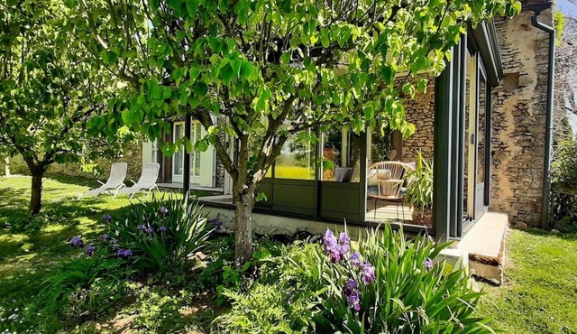 Elegant stone house in the countryside with swimming pool