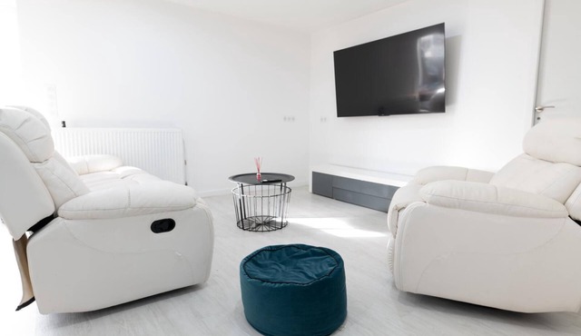 Entire 2-bedroom apartment. At Zarius