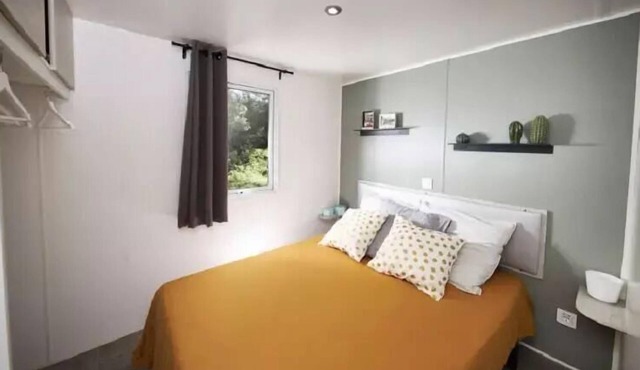 EVO29 Mobile Home: 3 Rooms, Sleeps 6