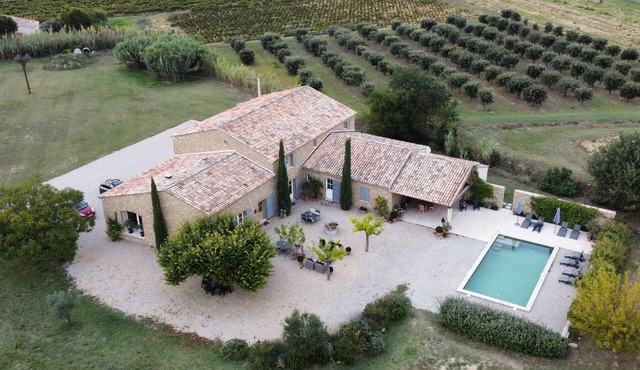 Exceptional Farmhouse of 350m2, Countryside, Near Vaison, View Mont-Ventoux