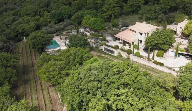 Fabulous houses with breathtaking views in a peaceful and stunning environment