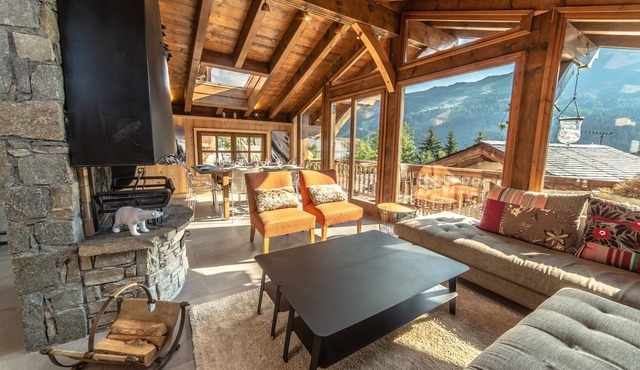 FAMILY CHALET MERIBEL 1600
