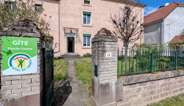 Family cottage for 6 with games room and billiards