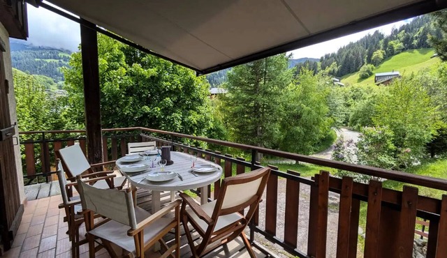 Family-friendly CHALET for 8 people. Quiet, natural setting - View* - Wi-Fi