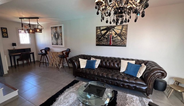 Family house with pool, near Paris & airport - 3 bedrooms