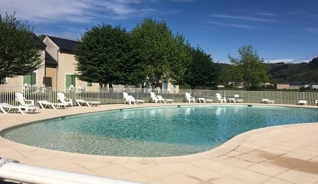 Cosy apartment for 4 people - swimming pool - superb view
