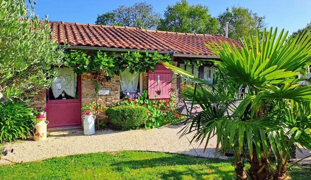 Gîte Accessible avec Jardin Fleuri près de Pornic, Éco-rénové et Équipé (Vélos, WiFi, Cheminée) - FR-1-306-957