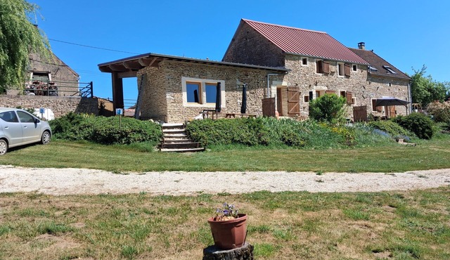 Gîte au Bois des Riots Tameron MONTILLOT YONNE 89 BOURGOGNE near Vézelay