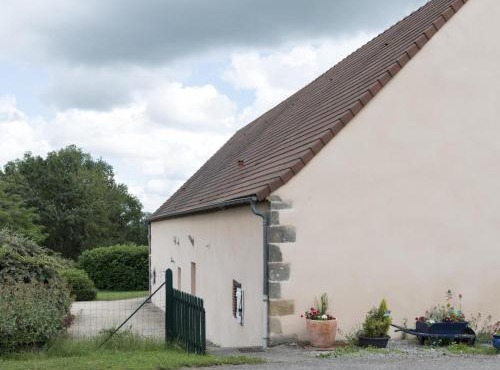 Gîte avec grand jardin et terrasse à Cressanges - FR-1-489-78